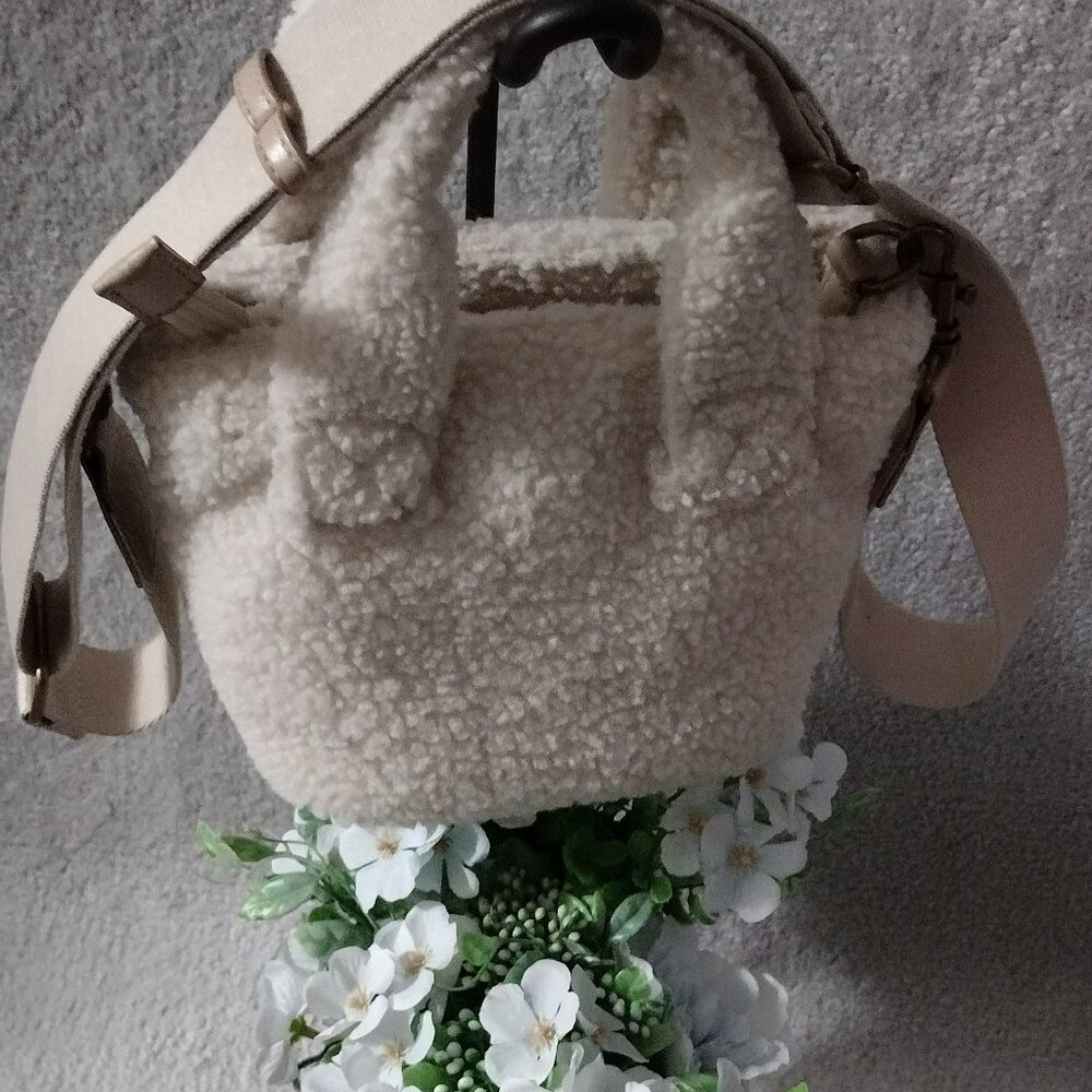 Universal Thread Sherpa Crossbody Mini Tote - Picture 8 of 8